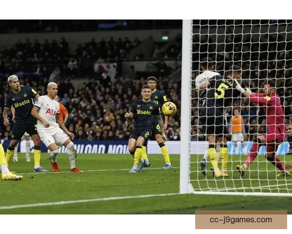 纽卡斯尔联英超主场狂胜热刺四球彰显强势状态