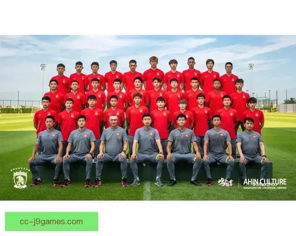 广州队全华班青年军崛起中甲赛场青春风暴席卷最终荣获第三名荣耀